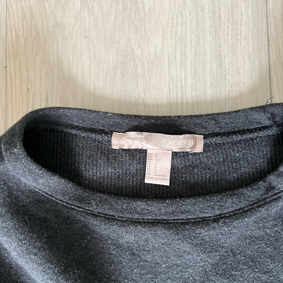 Cropped Sweater - Picture 2 of 2